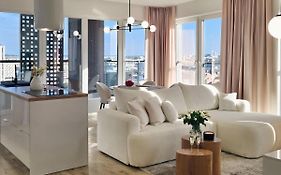 Urban Apartments Luxury Skyline Sokolska Towers 30A, 2 Free Garages, Gym & Sauna, Self Check-In